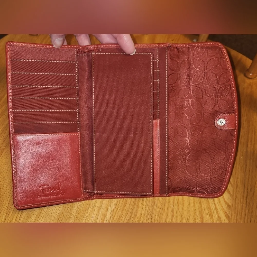FOSSIL Red Leather Wallet  SAVE 15%! EUC
